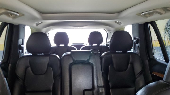 Volvo XC90 T6 MOMENTUM 2021
