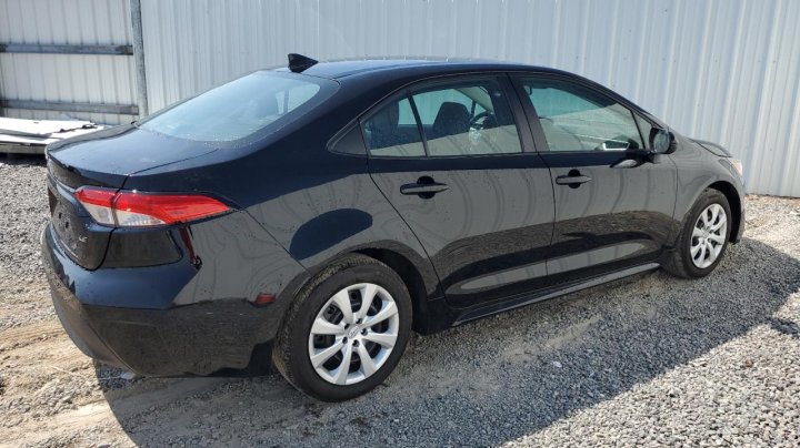 Toyota Corolla LE 2024