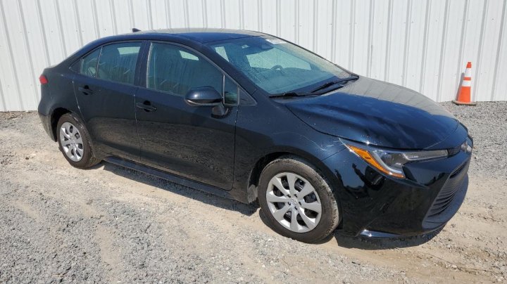 Toyota Corolla LE 2024