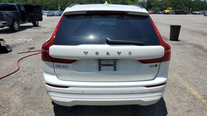 Volvo XC60 B5 MOMENTUM 2022