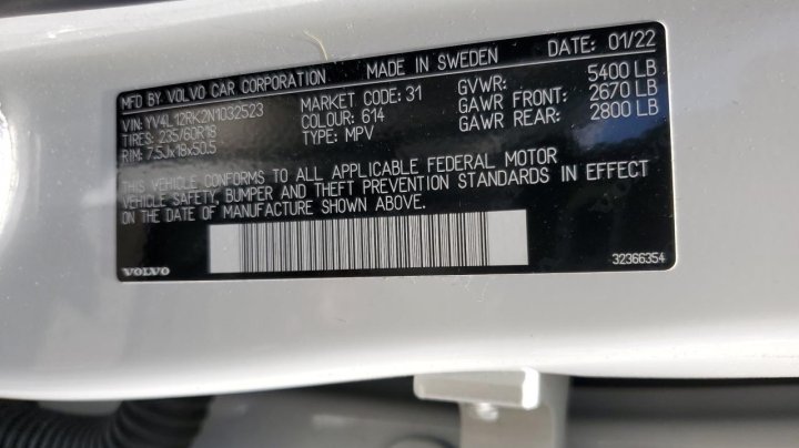 Volvo XC60 B5 MOMENTUM 2022