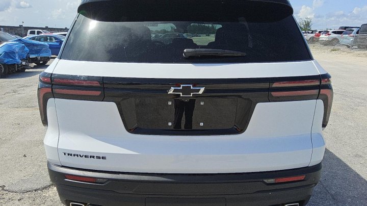 Chevrolet Traverse LS 2024