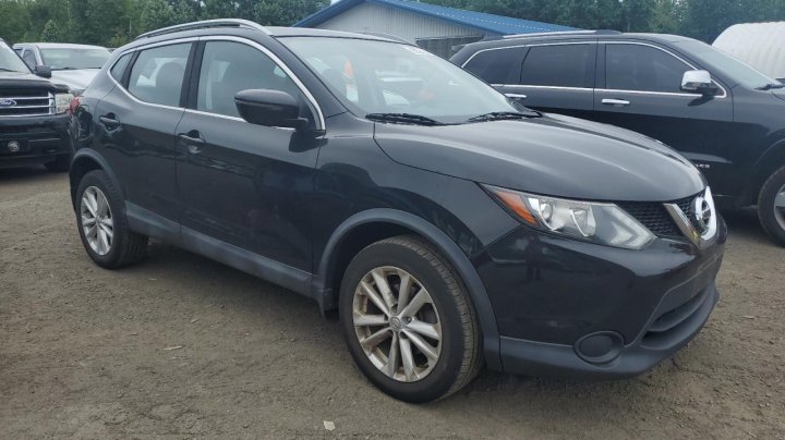 Nissan Rogue Sport S 2018