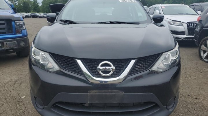 Nissan Rogue Sport S 2018