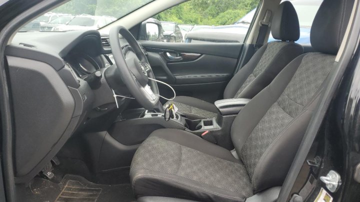 Nissan Rogue Sport S 2018
