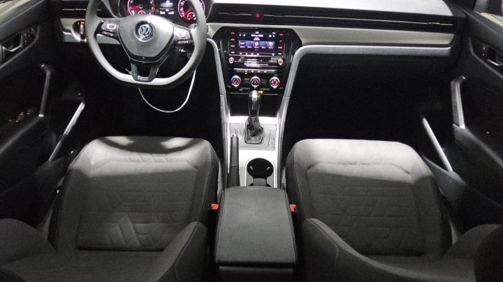 Volkswagen PASSAT S 2020