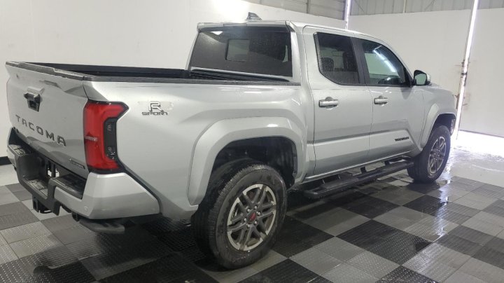 Toyota TACOMA DOUBLE CAB 2024