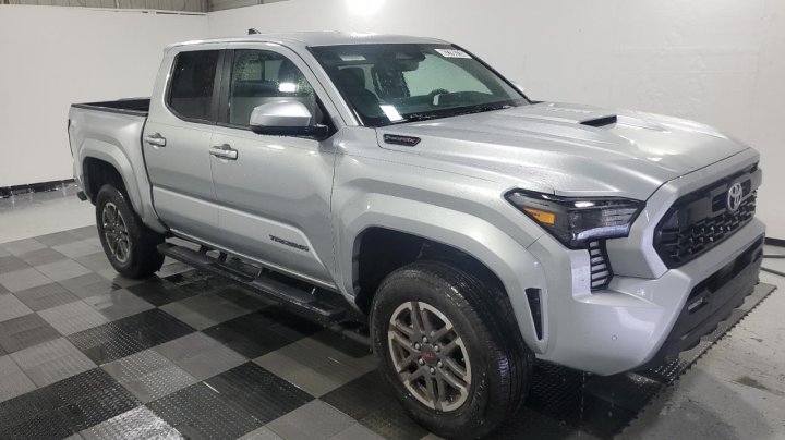 Toyota TACOMA DOUBLE CAB 2024