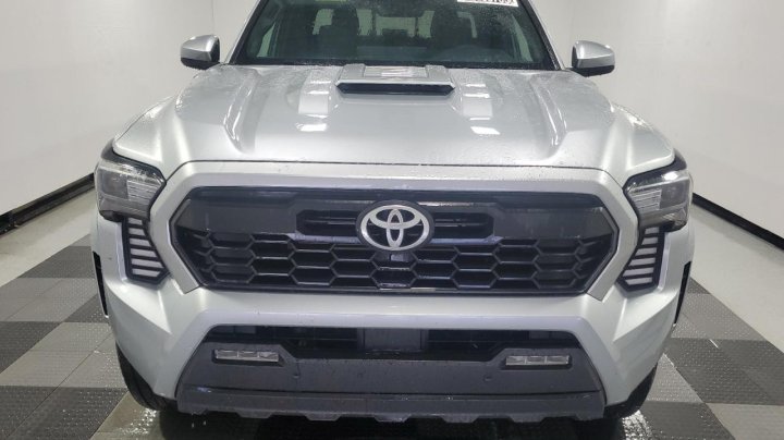 Toyota TACOMA DOUBLE CAB 2024