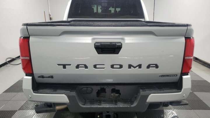 Toyota TACOMA DOUBLE CAB 2024