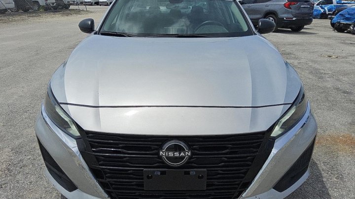 Nissan Altima SV 2024