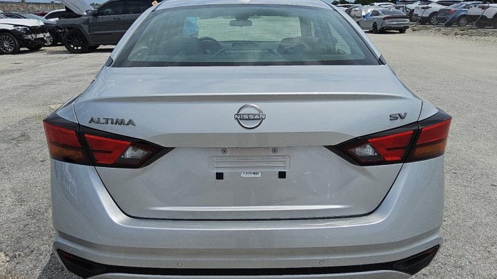 Nissan Altima SV 2024
