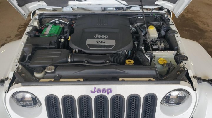 JEEP WRANGLER UNLIMITED SAHARA 2015