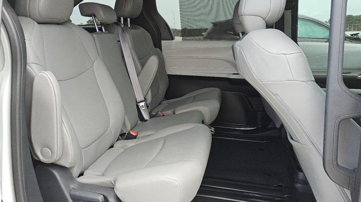 Toyota SIENNA XLE 2025