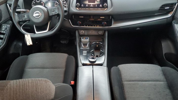 Nissan ROGUE SV 2022
