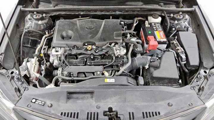 Toyota Camry SE 2021
