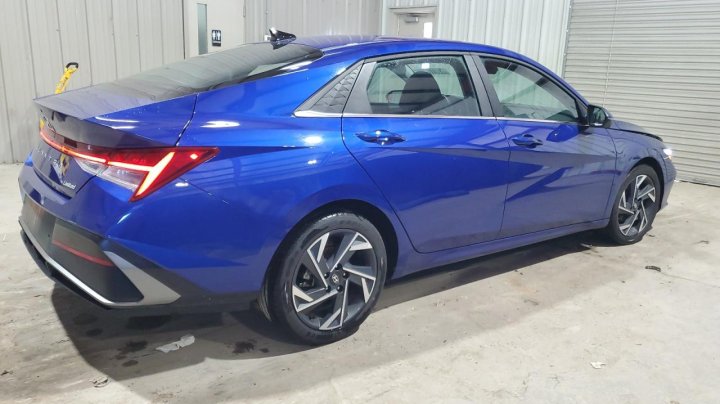 Hyundai Elantra LIMITED 2024