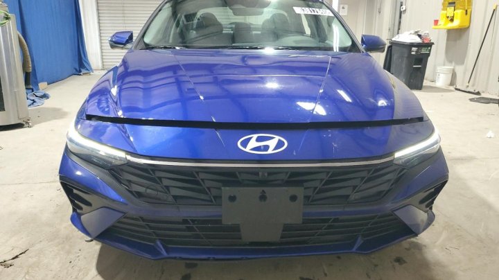Hyundai Elantra LIMITED 2024