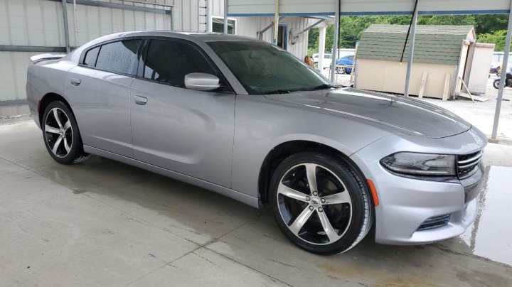 Dodge Charger SE 2017