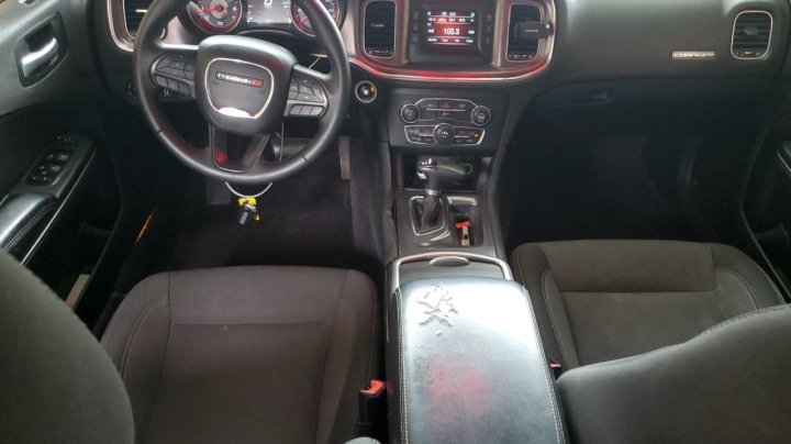 Dodge Charger SE 2017
