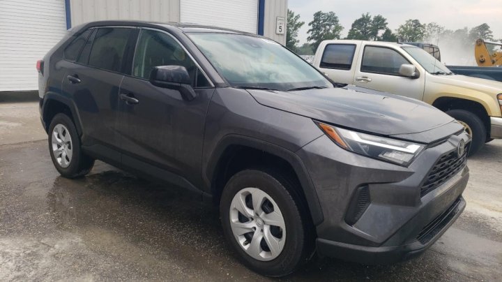 Toyota RAV4 LE 2024