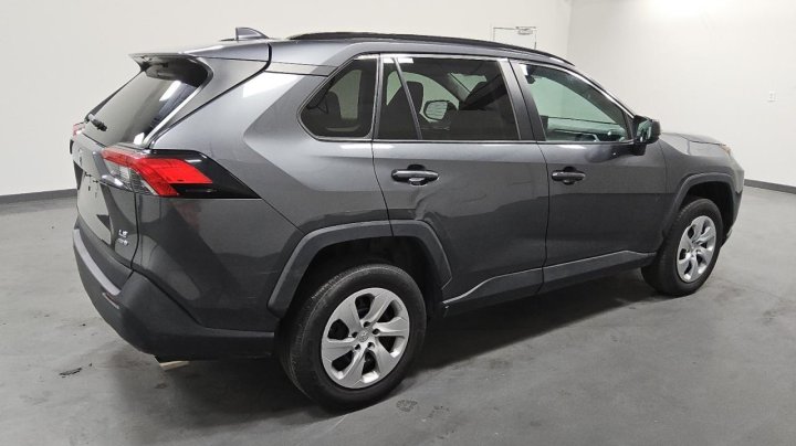 Toyota RAV4 LE 2020