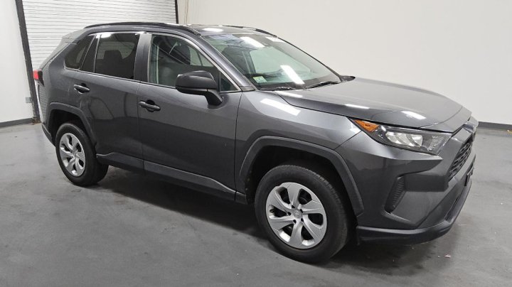 Toyota RAV4 LE 2020