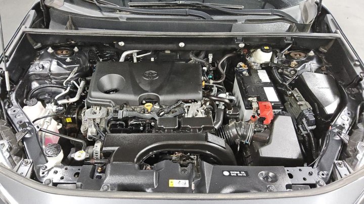 Toyota RAV4 LE 2020