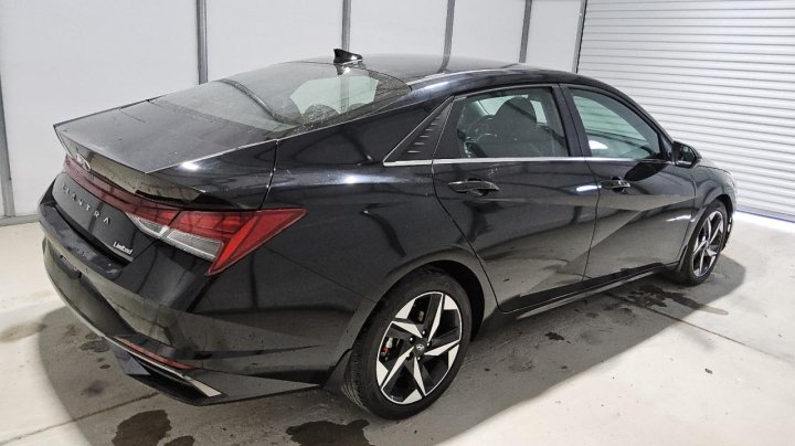 Hyundai Elantra LIMITED 2023
