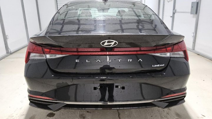 Hyundai Elantra LIMITED 2023