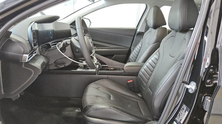 Hyundai Elantra LIMITED 2023