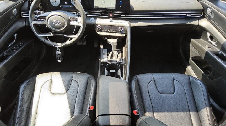 Hyundai Elantra LIMITED 2023