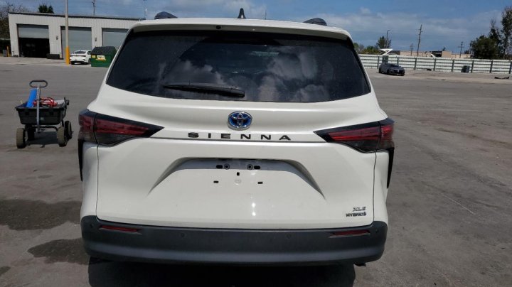 Toyota SIENNA  2021