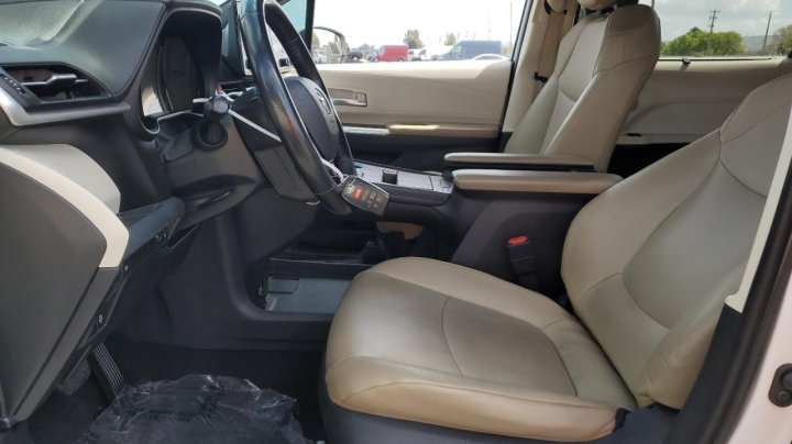Toyota SIENNA  2021