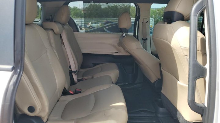 Toyota SIENNA  2021