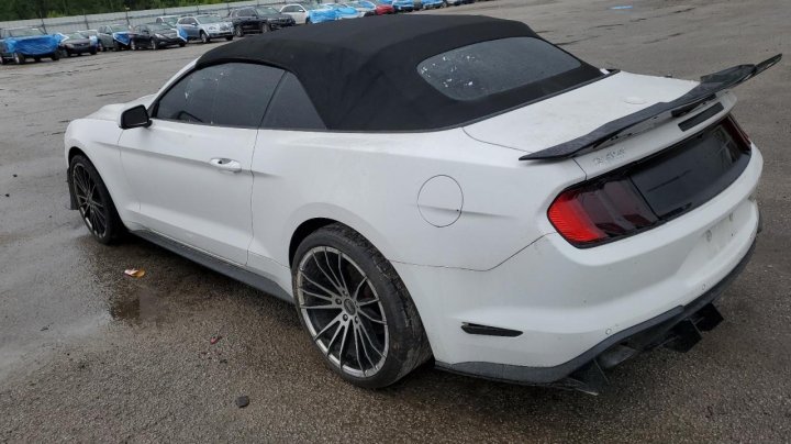 Ford MUSTANG  2021