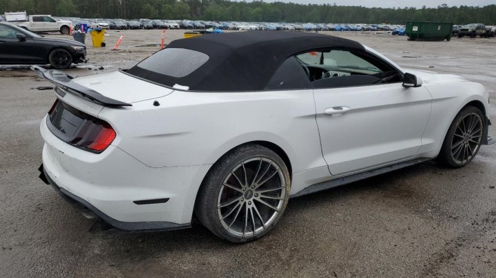 Ford MUSTANG  2021