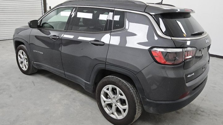 JEEP COMPASS LATITUDE 2024