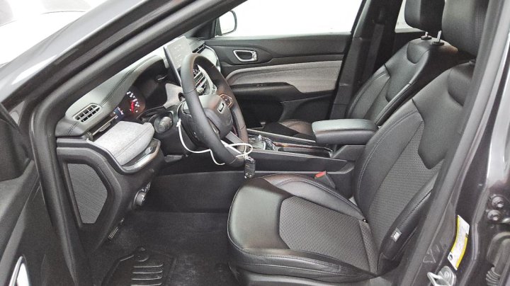 JEEP COMPASS LATITUDE 2024