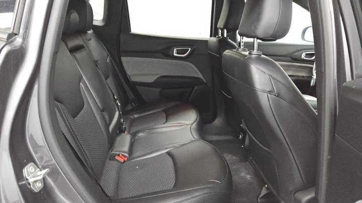 JEEP COMPASS LATITUDE 2024