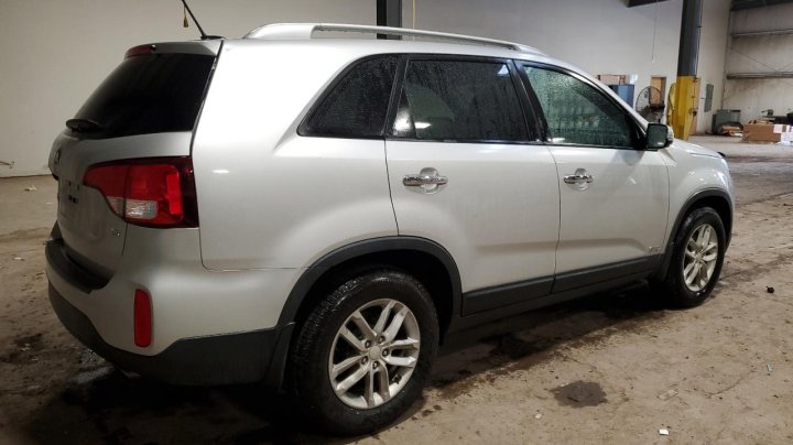 KIA Sorento LX 2015