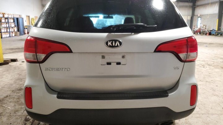 KIA Sorento LX 2015