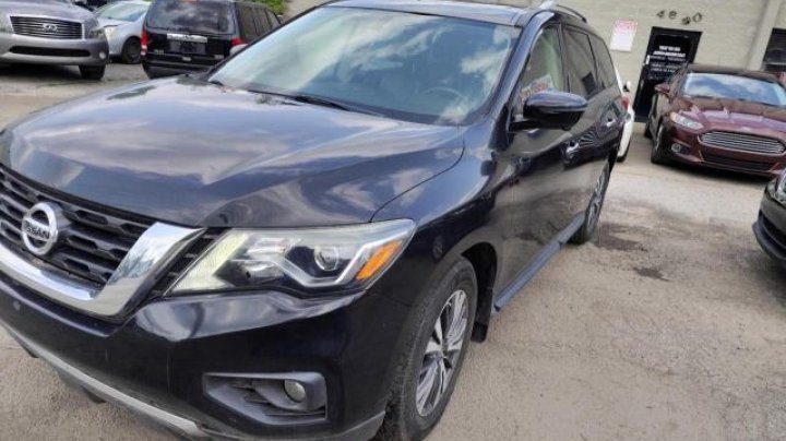 Nissan Pathfinder S 2017