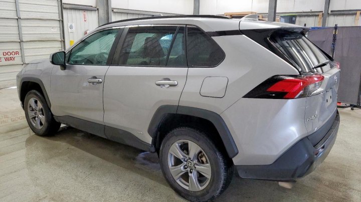 Toyota RAV4 XLE 2022
