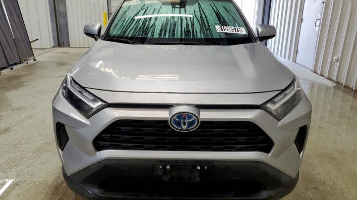 Toyota RAV4 XLE 2022