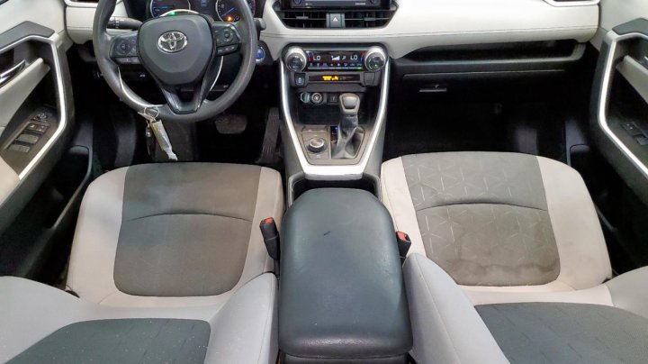 Toyota RAV4 XLE 2022