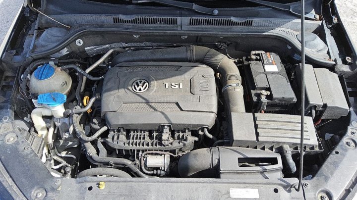 Volkswagen JETTA SEL 2015