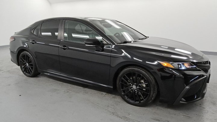 Toyota Camry NIGHT SHADE 2022