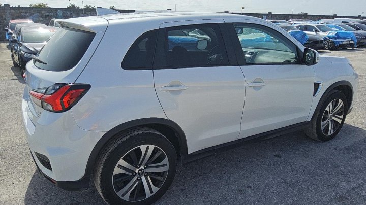 Mitsubishi OUTLANDER SPORT SE 2021