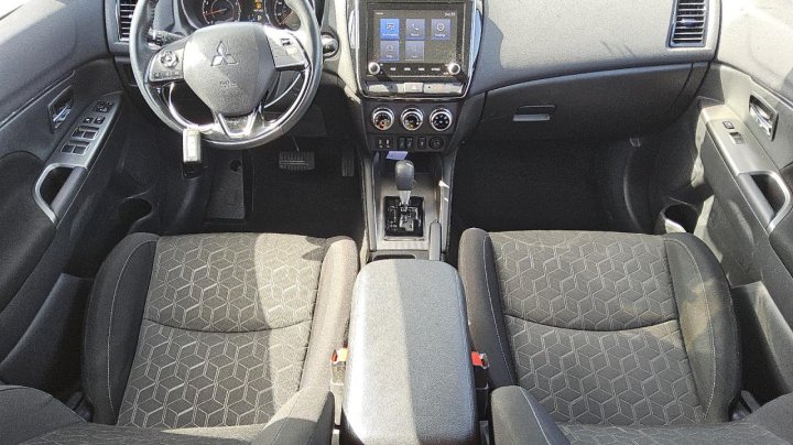 Mitsubishi OUTLANDER SPORT SE 2021